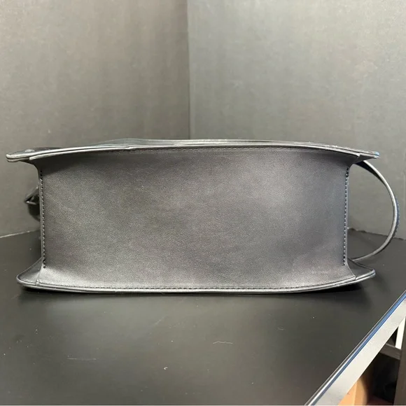 Steve Madden Bevelyn XL Purse (Black) - Picture 5 of 7